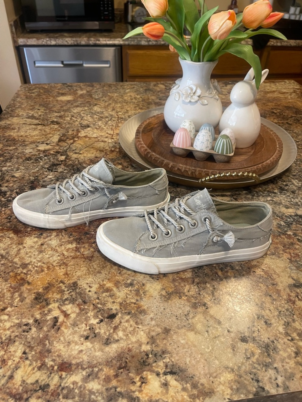 Blowfish Women's Gray Canvas Low-Top Sneakers